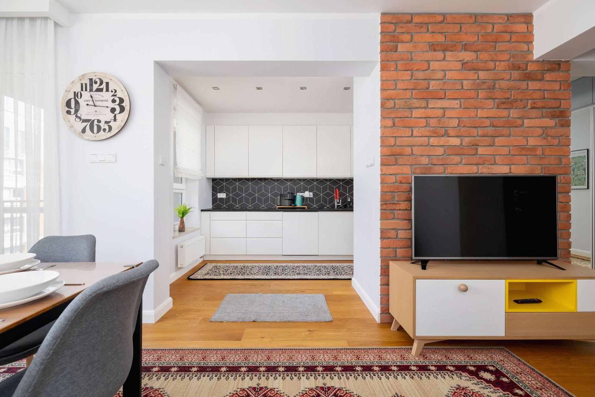 Przytulny I Przestronny W Krakowie Z Parkingiem Biurkiem I 2 Balkonami By Renters Apartment Krakow